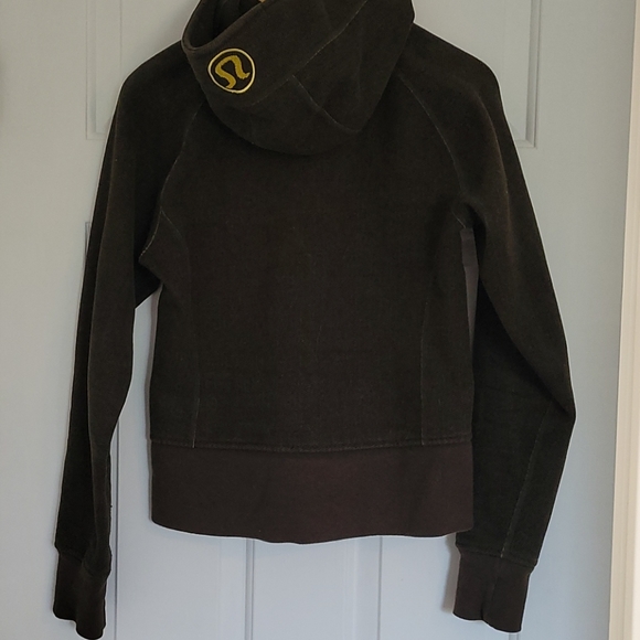 Size 8 Lulu Lemon Olive Green Hoodie - Picture 3 of 3